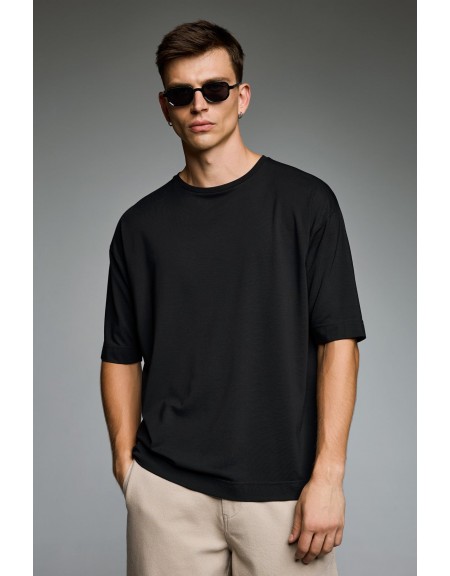 DIVERSE T-shirt 23047-289-452 Black DIVERSE - 1